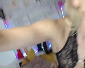 Blonde bombshell Siswet19 toys her tight ass with massive dildos