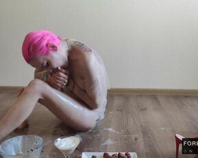 Forest Whore's extreme anal insertions and messy food play in solo dildo play