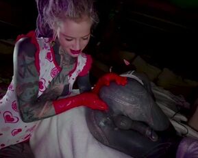 Anuskatzz joins kinky couple for wild fisting and cumshot play