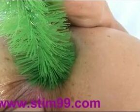 Vinam's extreme anal insertions: toilet brush, dildo, and more!