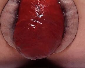 Check out this amateur babe's close-up view of her prolapsed asshole
