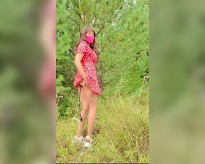 Watch Linaextreme's public anal insertions & prolapse show in this solo prolapse show