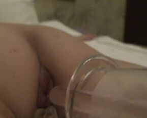 Amateur babe pumps her wrecked asshole with prolapse fetish