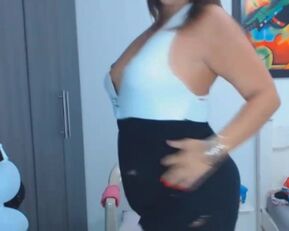 Mature MILF prolapses solo for your pleasure