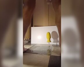 Amateur babe squirts while getting her prolapse pounded hard