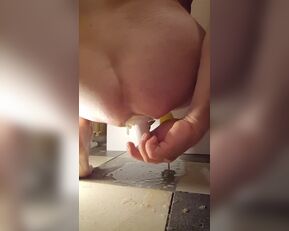 Amateur babe squirts while getting her prolapse pounded hard