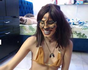 Khloee_sr gets her Colombian ass stretched wide open with massive dildos & toys