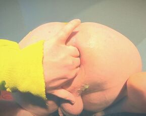 Femboy fingering inside his juicy ass