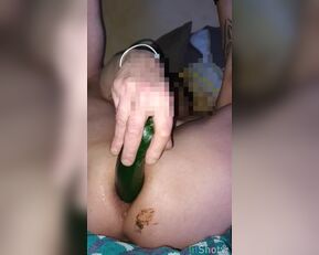 I destroy my shitty ass with a zucchini